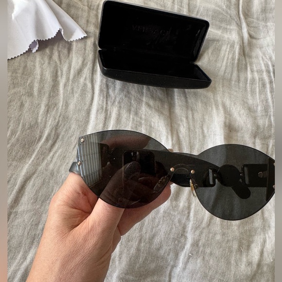 Versace Sunglasses - Picture 6 of 10